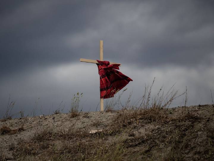 Most Canadians say more evidence needed on Kamloops "unmarked graves"