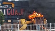 Controlan incendio en juegos infantiles cerca de Plaza Oaxaca