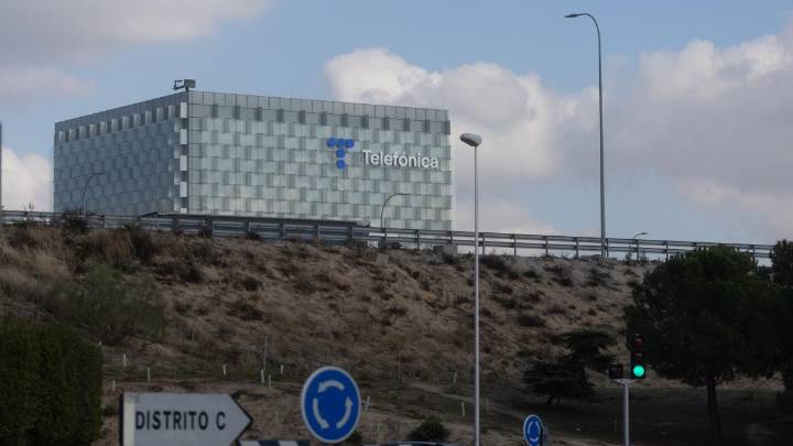 Telefónica cae hasta un 6% en bolsa entre rumores sobre una ampliación de capital