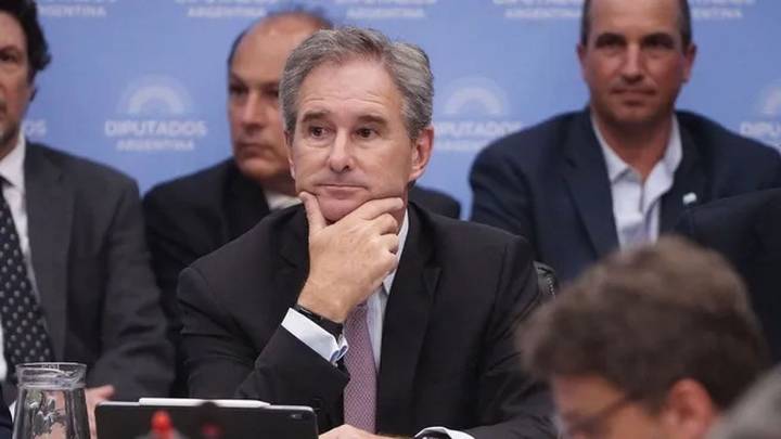 Quirno negó la intervención estatal en el mercado del dólar