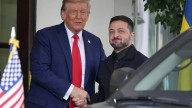 Trump dice que "si todo va bien hoy" podrá celebrarse cumbre trilateral con Putin y Zelenski: "Quiero que acabe la guerra"