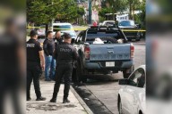 Hallan a familia asesinada dentro de camioneta abandonada