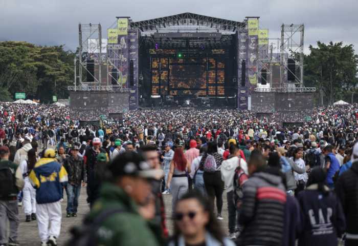 Mujer policía, con trauma craneoencefálico por ataque en hip hop al parque