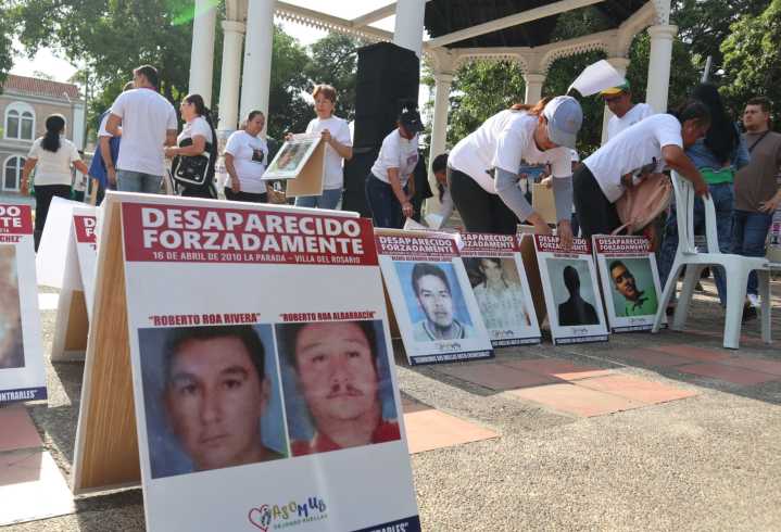 El dolor y el clamor por justicia marcan en Colombia el Día de Víctimas de Desapariciones