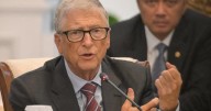 Bill Gates explicó por qué ya no se debería usar celular y cuál sería su reemplazo