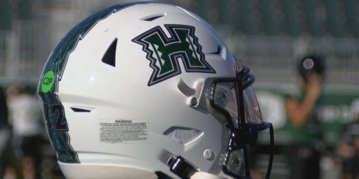 Rainbow Warriors quarterback Alejado expected to play in Arizona