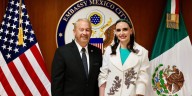 Altagracia Gómez se reúne con Ronald Johnson en embajada de EEUU: “El sector privado es el motor”