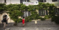 ¿Está colapsando París bajo la presión turística? Por lo pronto, sus ciudadanos ya están protestando