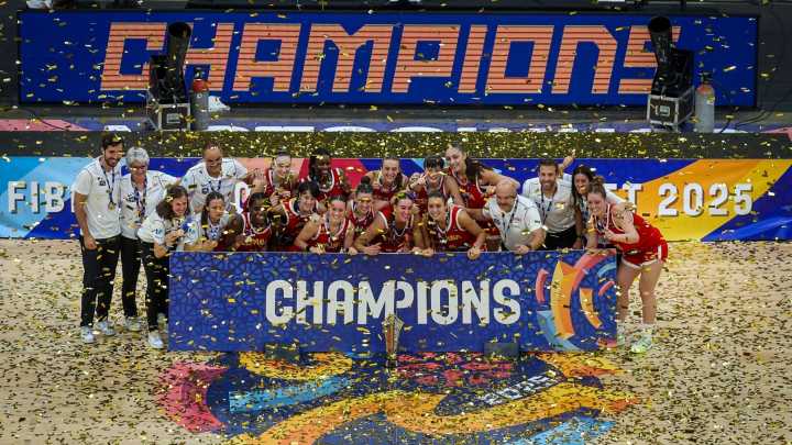 España aplasta a Lituania y recupera el trono del Eurobasket Sub