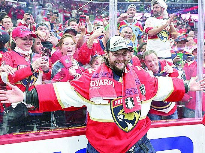 Sudbury faith: Florida goalie gives thanks to God 