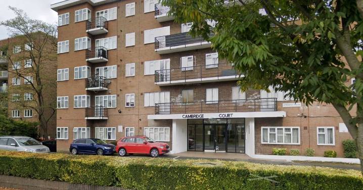 'Man with gun' arrested after armed police swoop on Stamford Hill flats
