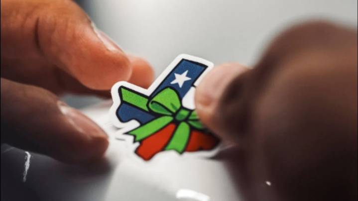 How college football teams in Texas are honoring Hill Country flood victims and survivors