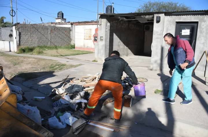 Se realizó un operativo de descacharreo en el barrio Juan Díaz de Solís