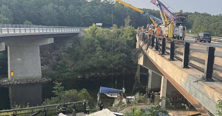 Tractor-trailer driver dies after crashing into Winnipesaukee River on I