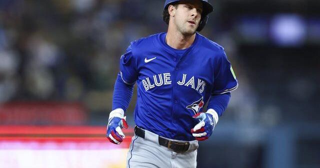 Clement hits ninth-inning homer as Blue Jays hold on to beat Dodgers 5
