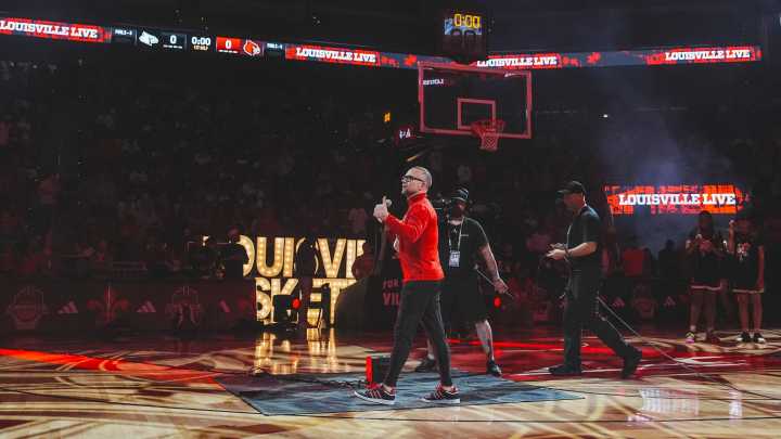 How will Pat Kelsey do in Year 2? Here's Vegas' early outlook for U of L hoops