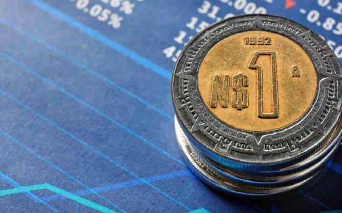 Peso mexicano cierra la semana con ganancias luego de señal de cautela
