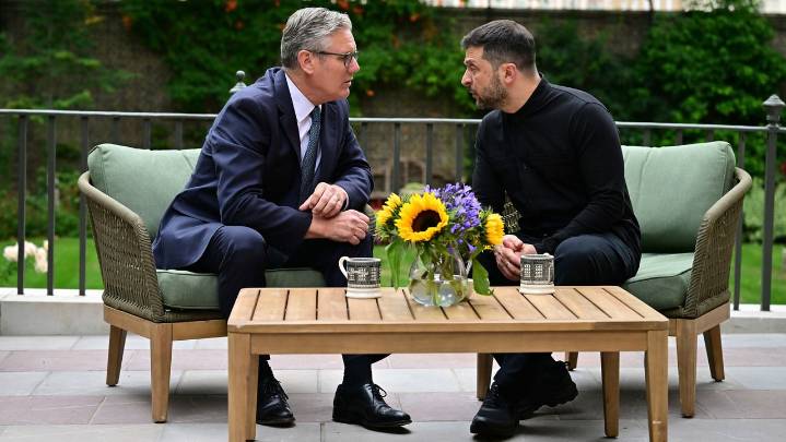 Zelenskyy meets with U.K.'s Starmer as Europe braces for Trump