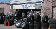 Suman 7 llanteras clausuradas por falta de licencia ambiental