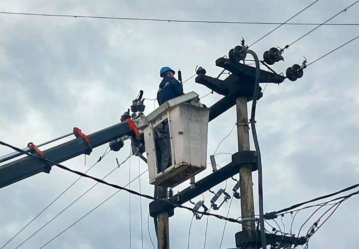 SECHEEP realiza operativos en sectores afectados por las lluvias en Resistencia y alrededores