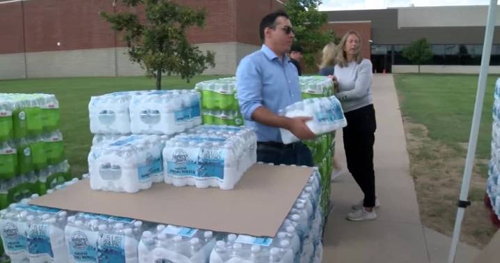 Residents rush to stock up on bottled water after Williams Bay contamination alert