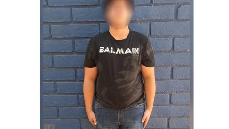 Le ponen el alto a un civil, lo detienen y le aseguran un arma de fuego en la colonia Villa del Cedro, en Culiacán