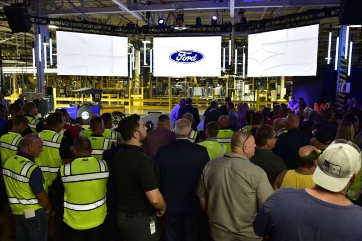 Ford Louisville Assembly Plant to build midsize electric pickup truck, adding 2,200 jobs