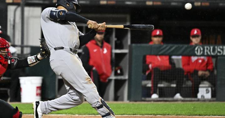 Grisham helps the Yankees beat the White Sox 10