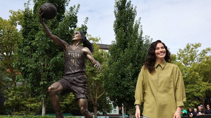 Sue Bird statue unveiled at Seattle Storm’s arena in WNBA first