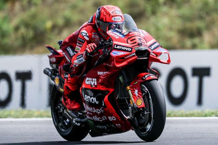 Duodécima victoria al 'sprint' del año de Marc Márquez, con pleno español en el podio