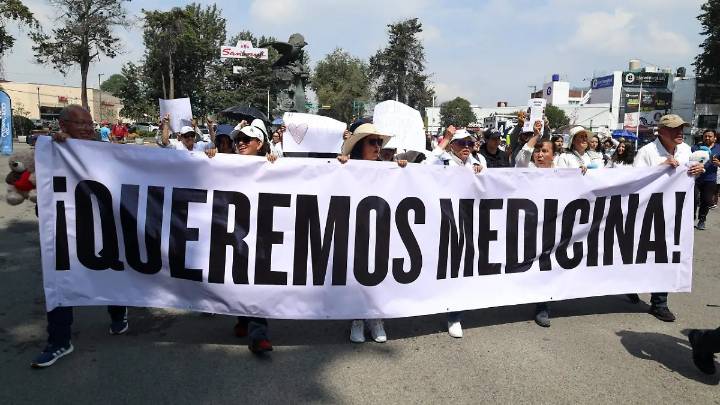 Se suma Toluca a la marcha nacional ‘¡Queremos Medicina!’