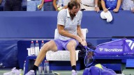 El error de un fotógrafo sume en el caos el partido entre Medvedev y Bonzi en el US Open