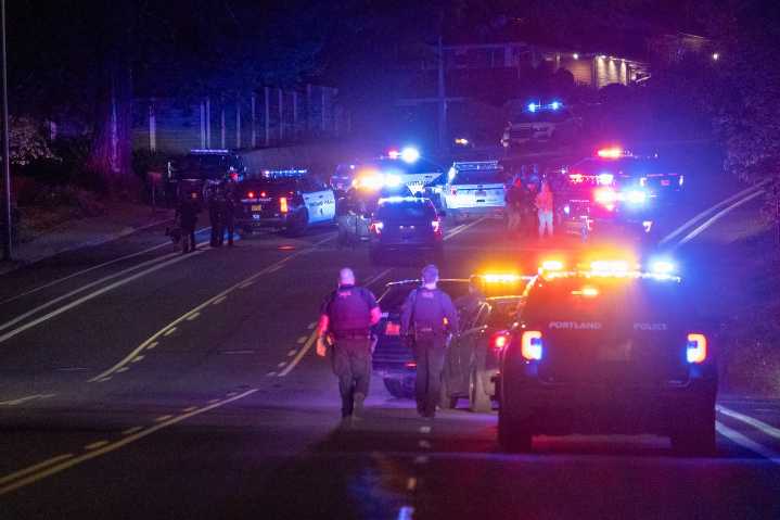 Crowd throws fireworks at Portland police trying to break up Lloyd Center street takeover