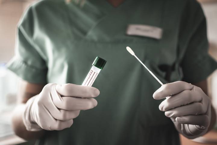 A Florida woman posed as a nurse and treated thousands of unsuspecting patients, officials say