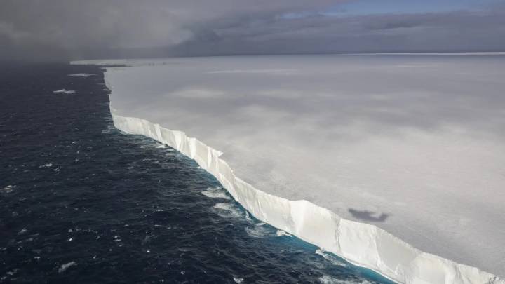 Un submarino desaparece tras detectar misteriosas estructuras en una zona remota de la Antártida