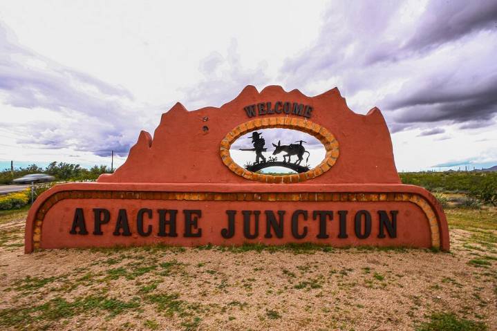 City of Apache Junction sets holiday schedule for Labor Day
