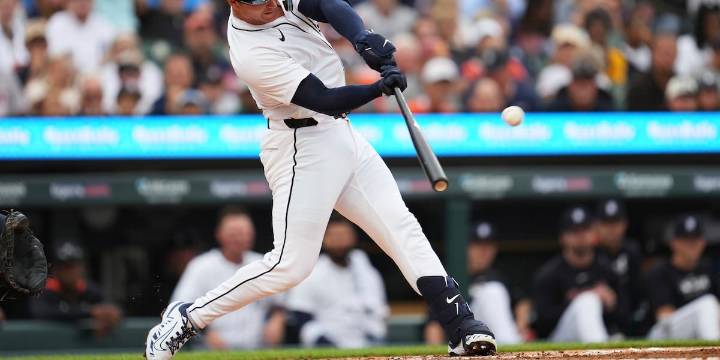 Dillon Dingler triples and doubles as Tigers sweep Astros with 7