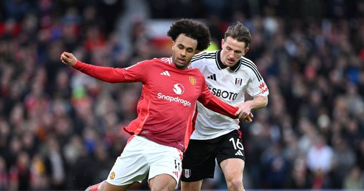 Manchester United could be given unwanted £25million transfer reminder as midfielder wait goes on