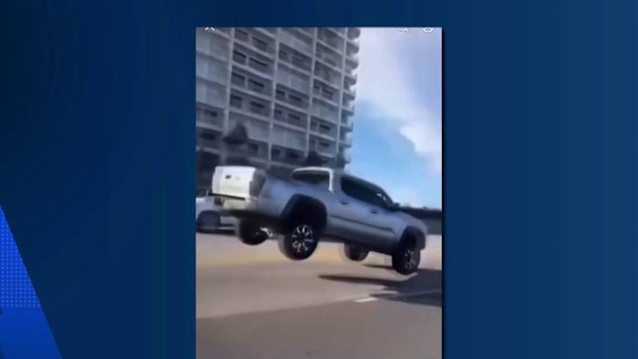 Heat buckles Galveston roads, potholes plague Houston area drivers