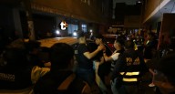 Los Olivos: Atrapan a doce extranjeros de la banda ‘Los D.E.S.A.’ con armas y explosivos dentro de búnker | VIDEO Doce ciudadanos extranjeros, integrantes de la banda ‘Los D.E.S.A. de Angélica Gamarra