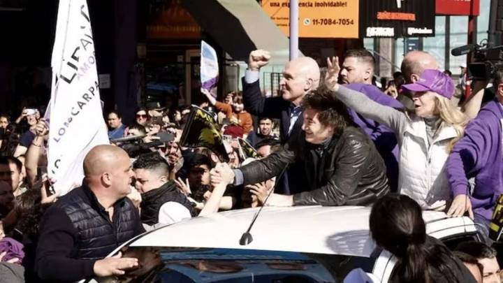 En medio de los incidentes, Milei rompió el silencio sobre las coimas: "Lo que dice Spagnuolo es mentira"