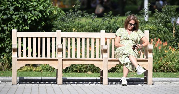 Water shortfall 'nationally significant issue' as fourth heatwave grips UK