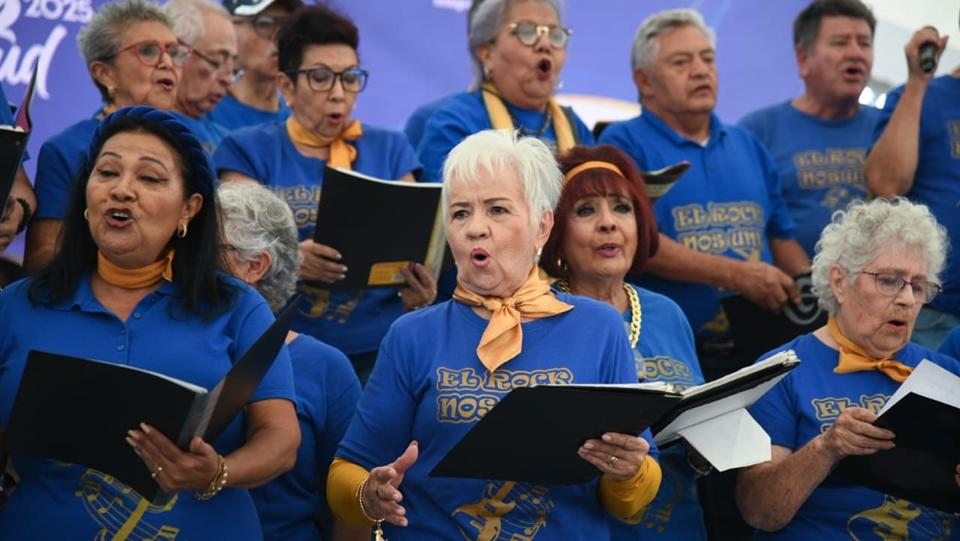 Celebran a abuelitas y abuelitos con jornada recreativa en el Foro...