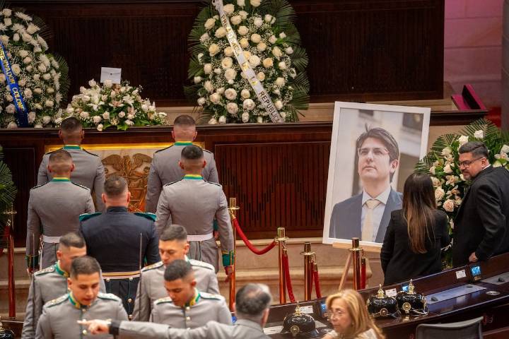 Video | La cámara ardiente del senador Miguel Uribe Turbay, en directo