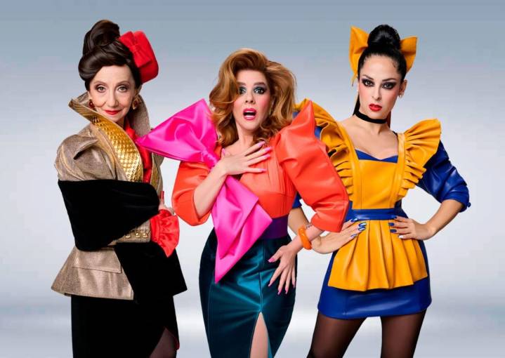 Johanna San Miguel junto a Andrea Luna y Ana Cecilia Natteri en una vida de novela