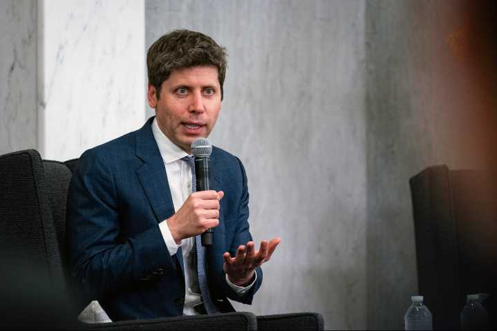 Mayores de 60: quiénes representan el mayor riesgo ante la IA, según Sam Altman