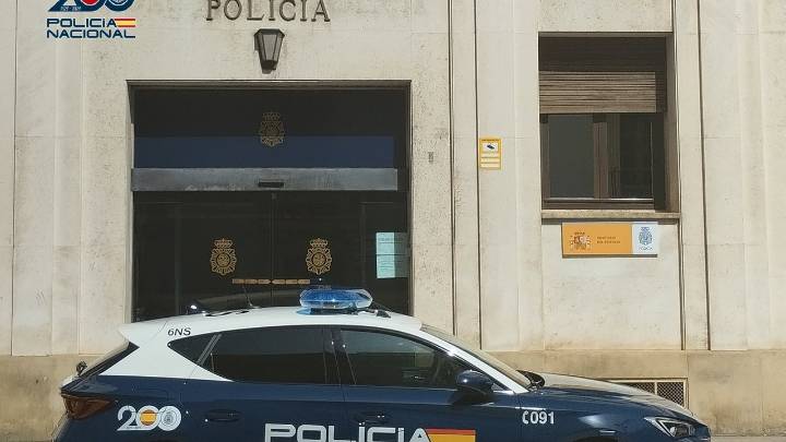Detenido un varón por intentar forzar la puerta de una empresa de Murcia con una barra de hierro