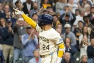 William Contreras extiende su racha y conecta jonrón en días consecutivos