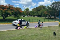 Pasajeros huyen de los taxis del aeropuerto de Mérida; prefieren caminar y pedir servicios por aplicación