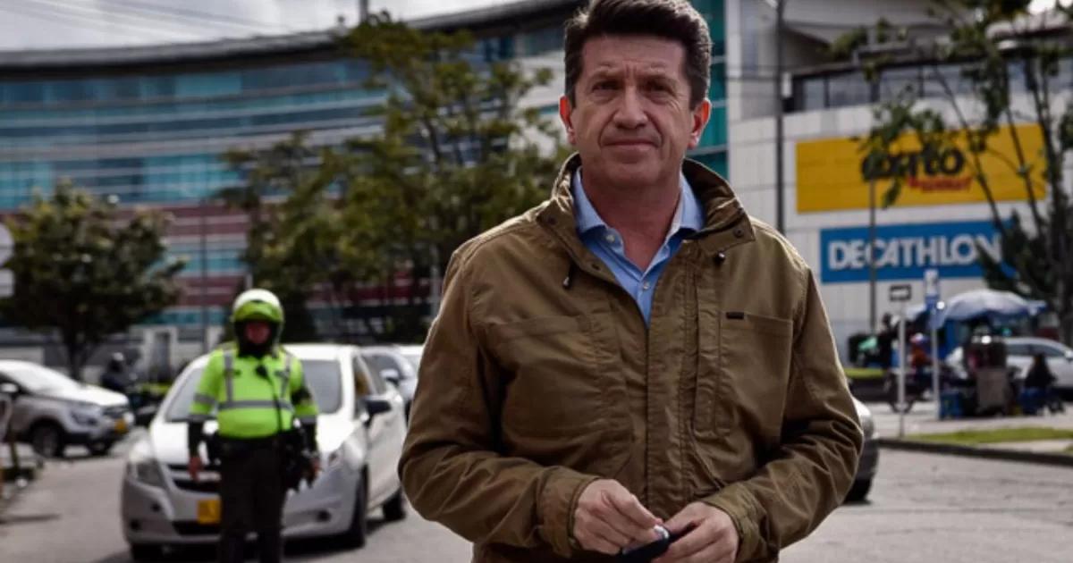 Diego Molano califica despliegue militar de Maduro como "cortina de humo" y advierte riesgos